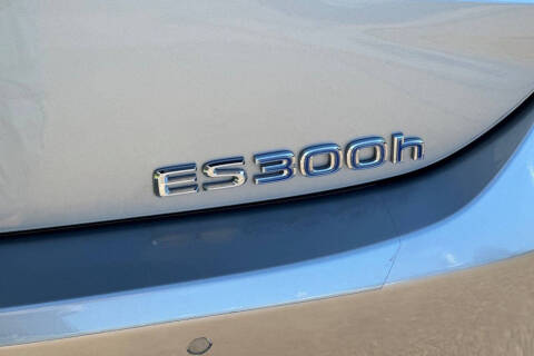 2022 Lexus ES 300h