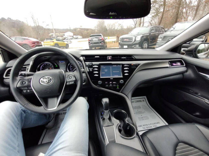 2020 Toyota Camry SE