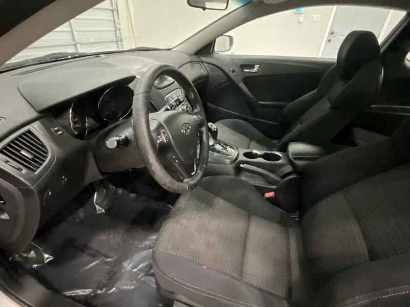 2011 Hyundai Genesis Coupe 2.0T
