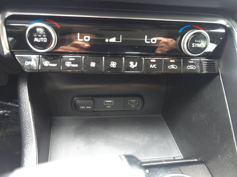 2022 Kia K5 EX