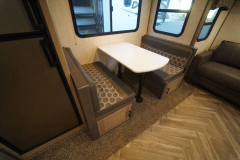 2021 Cruiser RV shadow  Cruiser