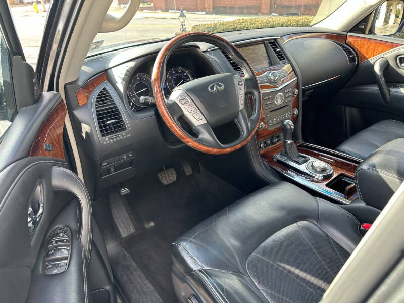 2017 Infiniti QX80 Signature Edition