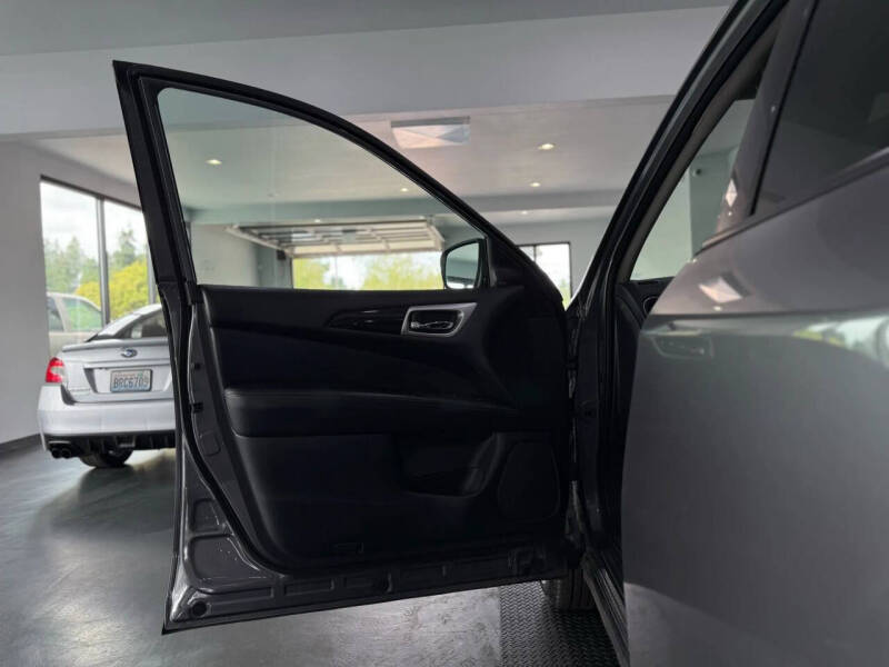 2020 Nissan Pathfinder S