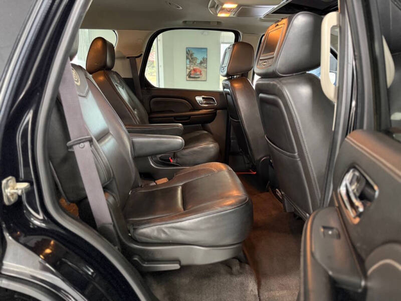 2013 Cadillac Escalade Platinum Edition