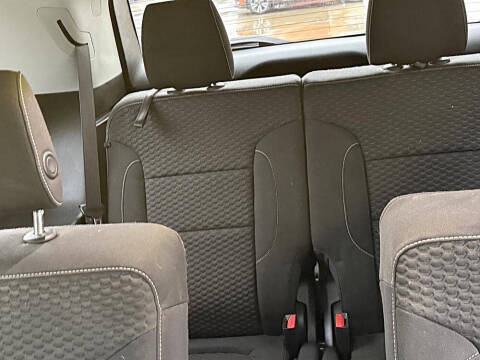 2017 GMC Acadia SLE-2