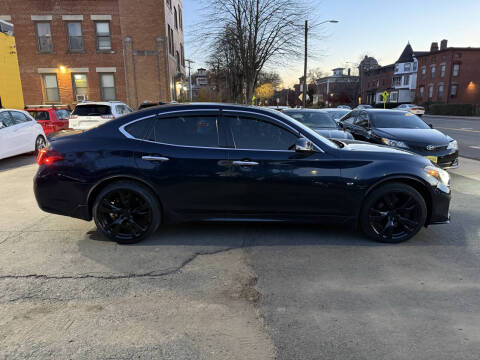 2015 Infiniti Q70 3.7
