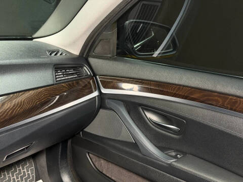 2016 BMW 5 Series 528i