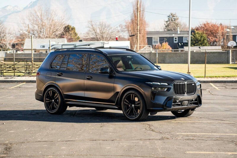 2023 BMW X7 M60i