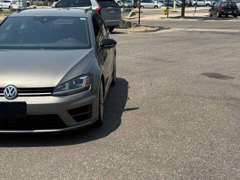 2017 Volkswagen Golf R 4Motion