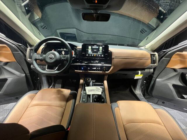 2025 Nissan Pathfinder Platinum