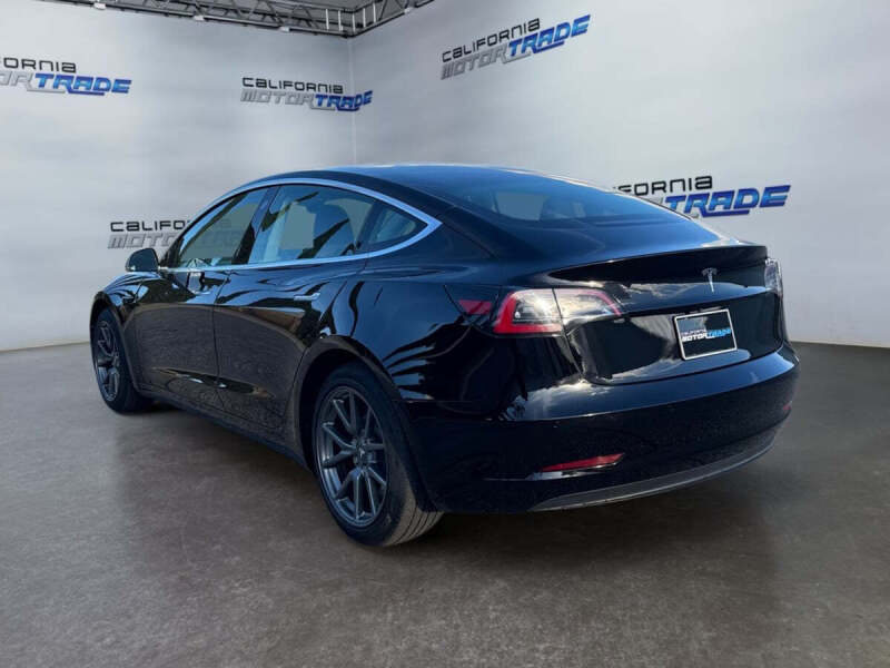 2020 Tesla Model 3 Standard Range Plus