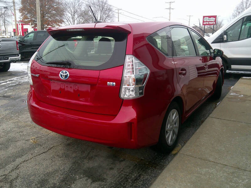 2012 Toyota Prius v Three