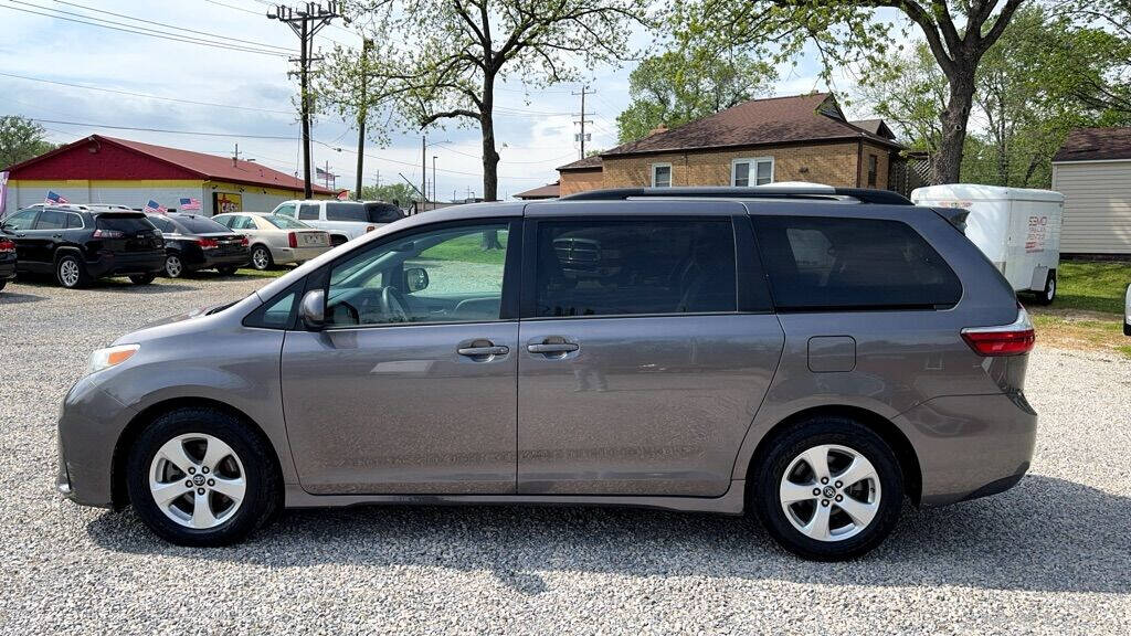 2018 Toyota Sienna for sale at Big Iron Auto LLC in Cape Girardeau, MO