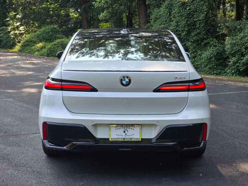 2023 BMW 7 Series 740i