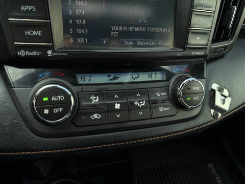 2017 Toyota RAV4 Hybrid SE