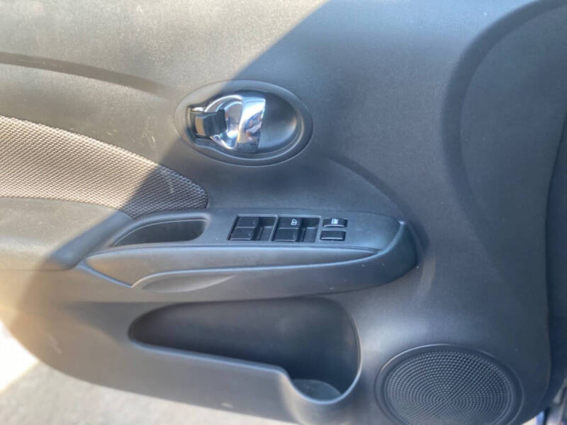 2019 Nissan Versa SV