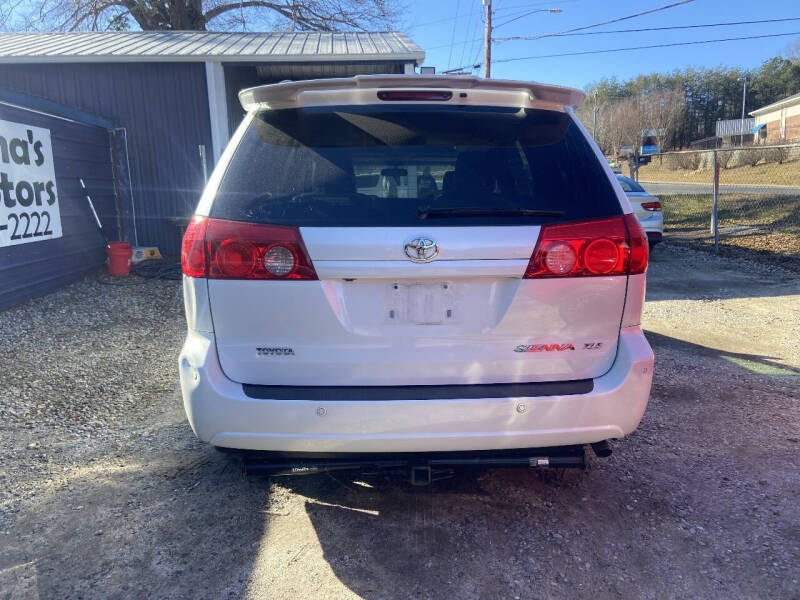 2009 Toyota Sienna XLE