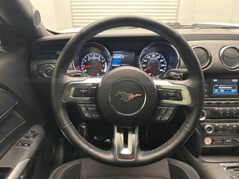 2017 Ford Mustang V6