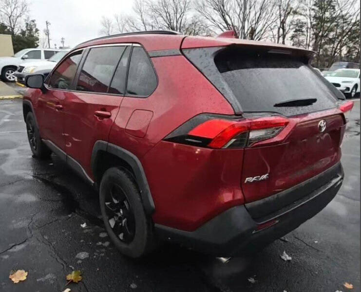 2021 Toyota RAV4 LE