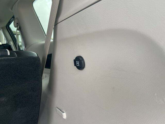 2024 Chrysler Pacifica Touring L - Photo 16