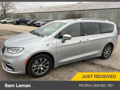 2022 Chrysler Pacifica Hybrid for sale at Sam Leman Chrysler Jeep Dodge of Peoria in Peoria IL
