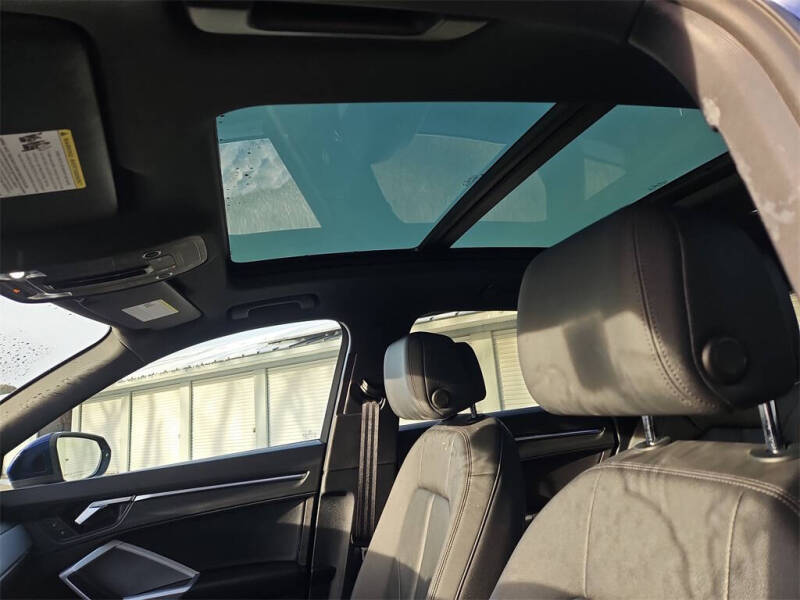 2021 Audi Q3 quattro S line Prem Plus 45 TFSI