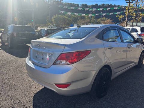 2012 Hyundai Accent GLS