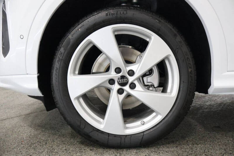 2025 Audi Q5 quattro Premium Plus TFSI