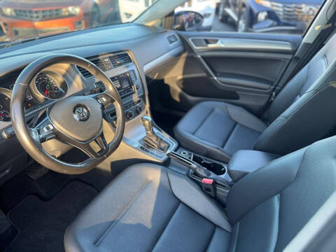 2017 Volkswagen Golf TSI Wolfsburg Edition