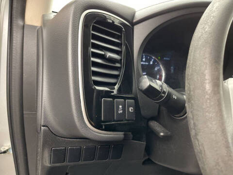 2020 Mitsubishi Outlander ES