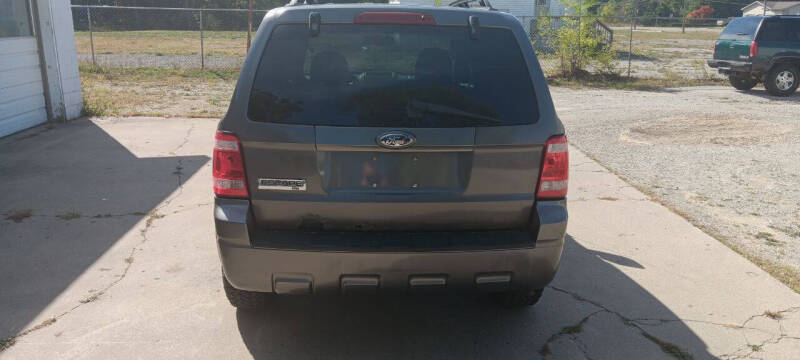 2009 Ford Escape XLT photo 4