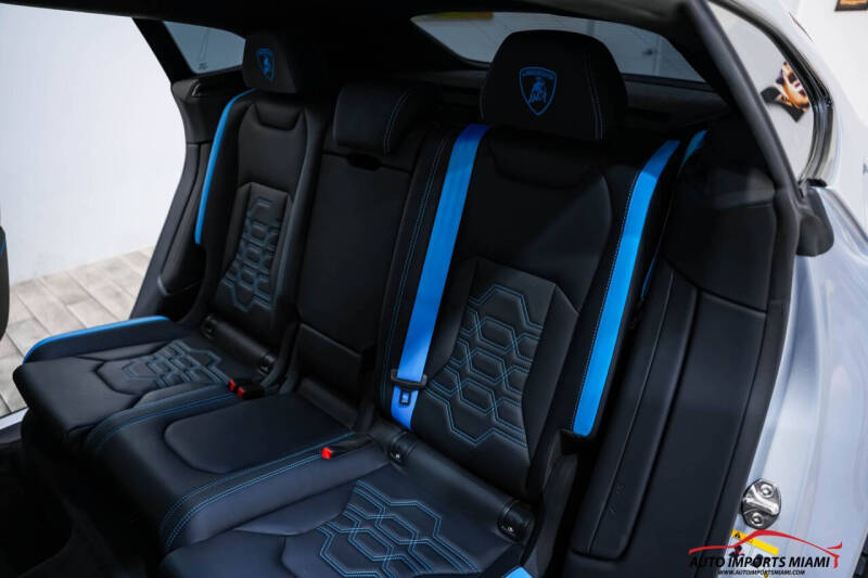 2025 Lamborghini Urus SE