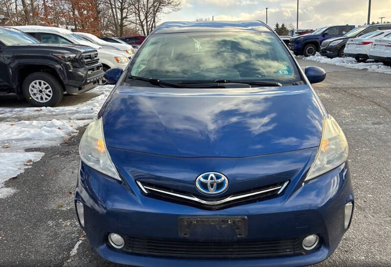 2012 Toyota Prius v Three