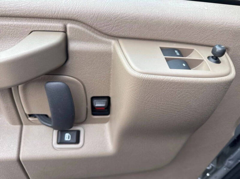 2025 Chevrolet Express 3500