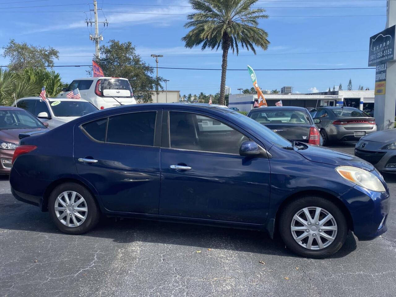 2013 Nissan Versa  - $8,000