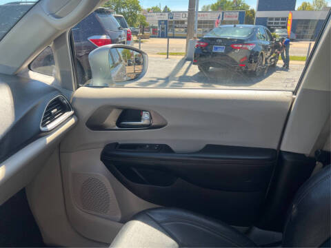 2020 Chrysler Pacifica Touring L