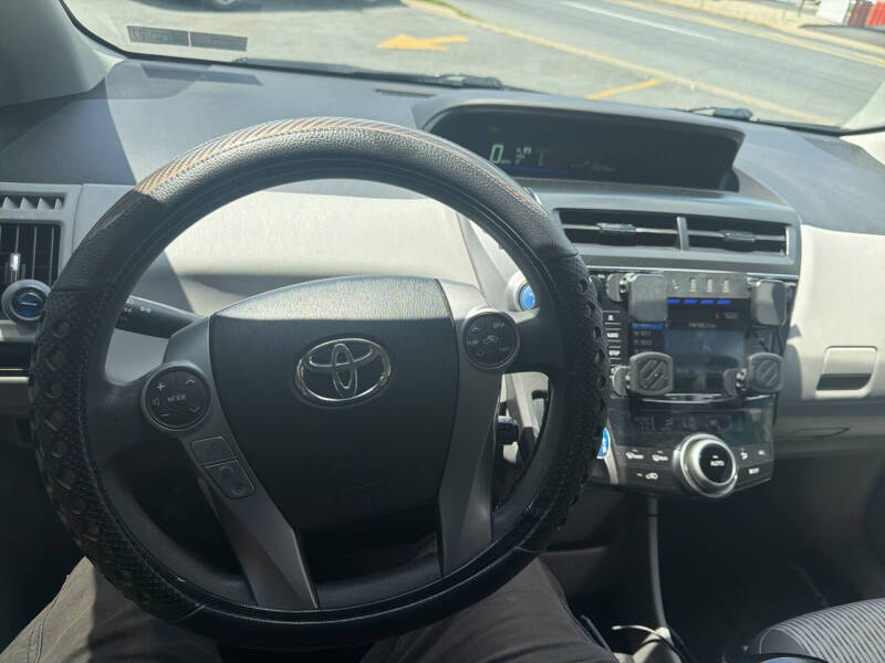 2017 Toyota Prius v Two