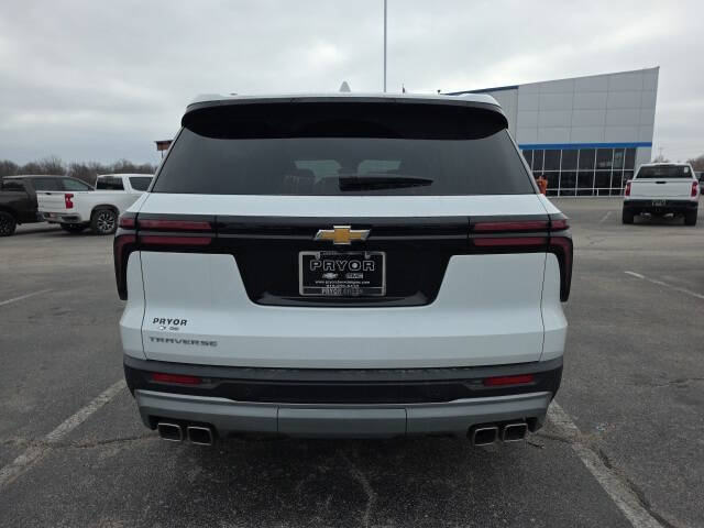 2025 Chevrolet Traverse LT