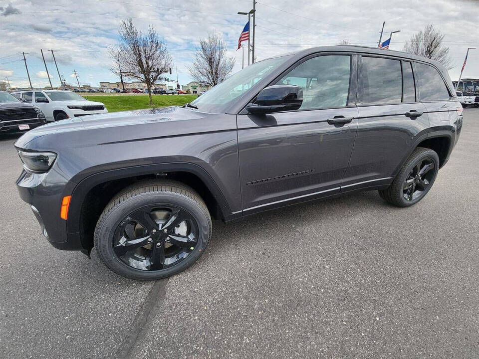 2024 Jeep Grand Cherokee for sale at Victoria Auto Sales in Victoria, MN