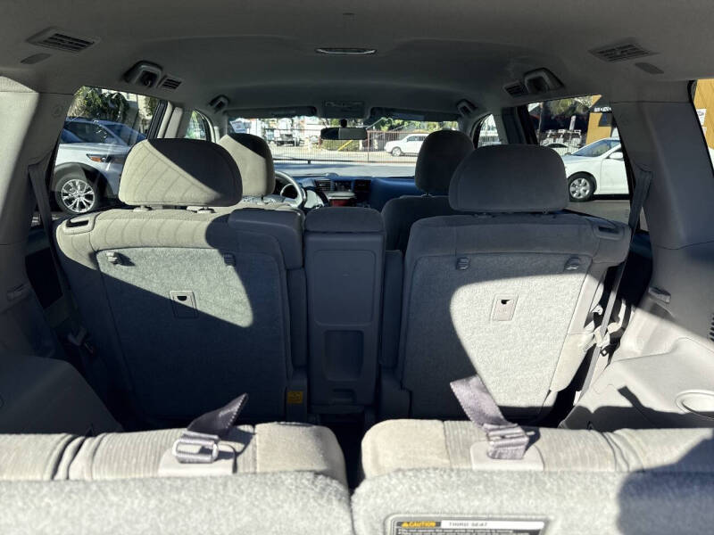 2011 Toyota Highlander SE