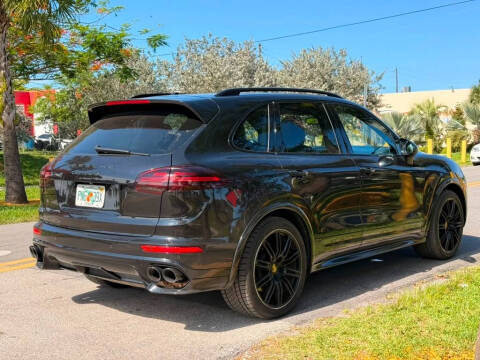 2016 Porsche Cayenne GTS