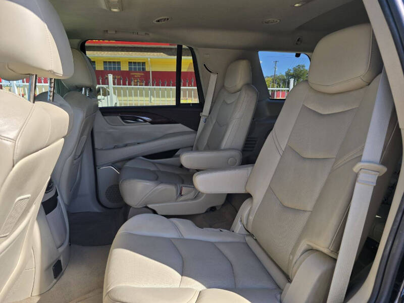 2015 Cadillac Escalade Luxury