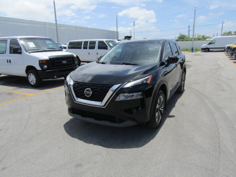 2021 Nissan Rogue SV photo 2