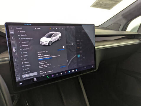 2023 Tesla Model X Standard Range