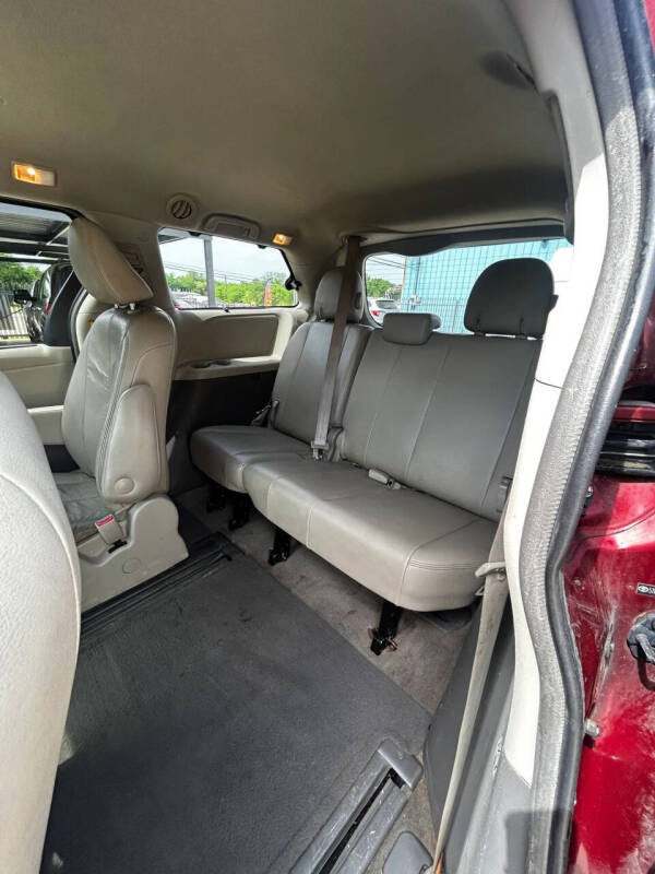 2011 Toyota Sienna