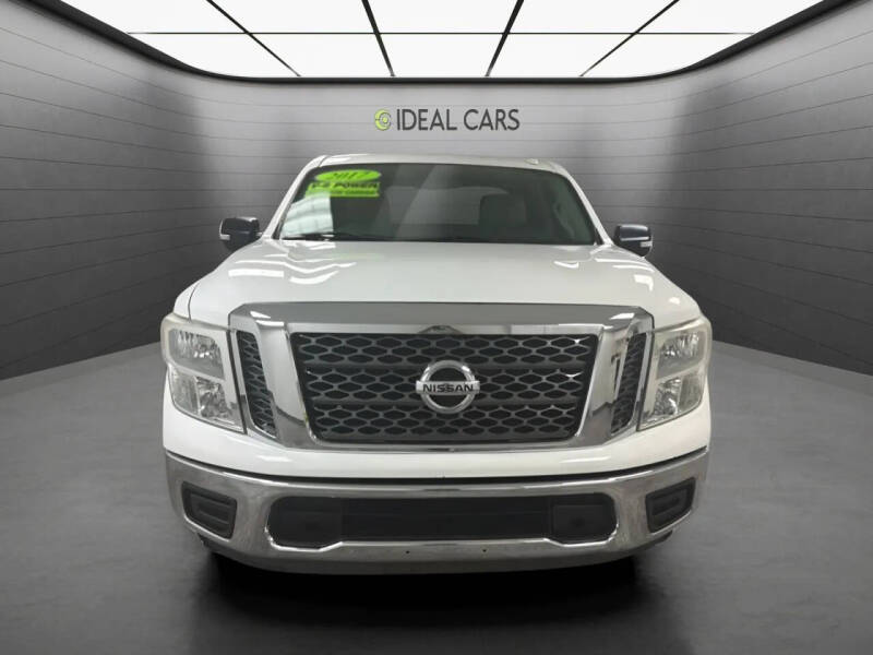 2017 Nissan Titan
