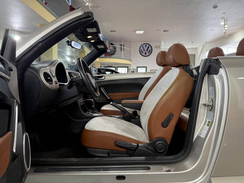 2015 Volkswagen Beetle Convertible 1.8T Classic PZEV