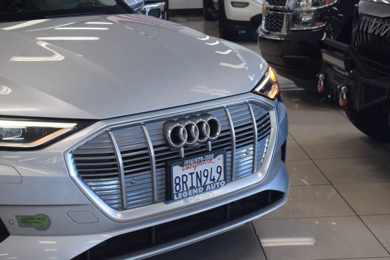 2019 Audi e-tron quattro Prestige