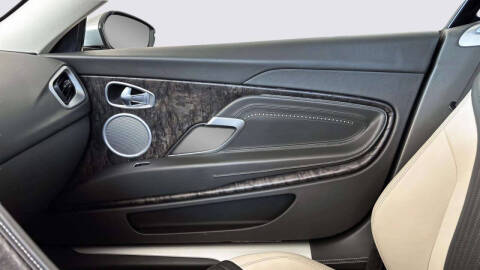 2022 Aston Martin DB11 V8