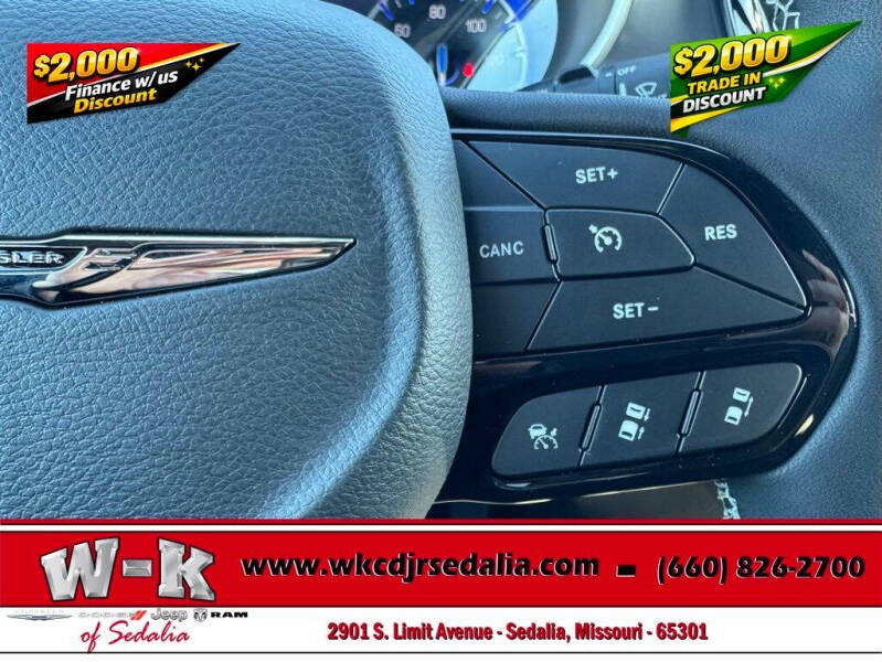 2026 Chrysler Pacifica Select